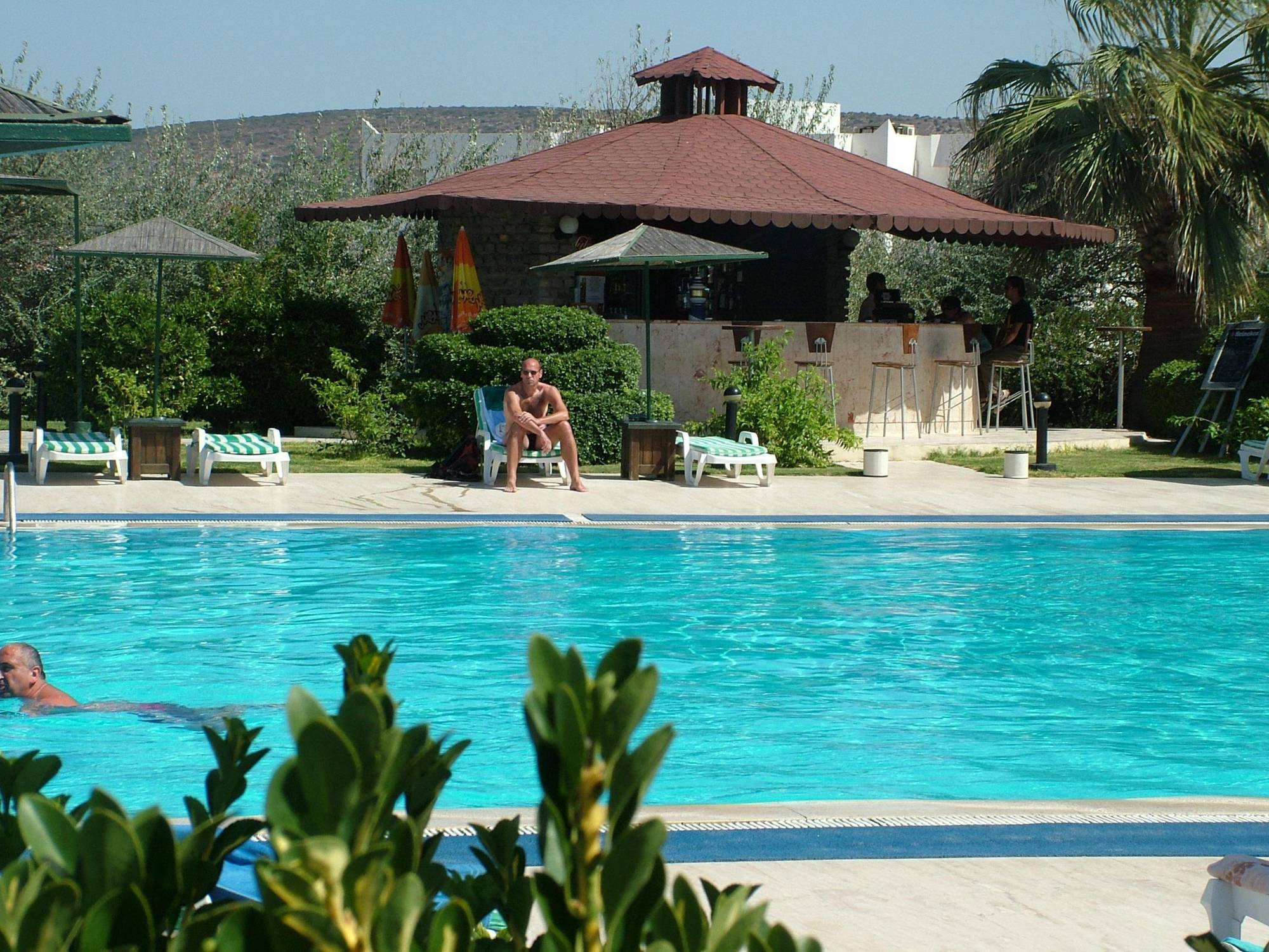 Babaylon Hotel Çeşme Exterior foto